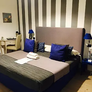 Exa - Just 3*, Řím Itálie